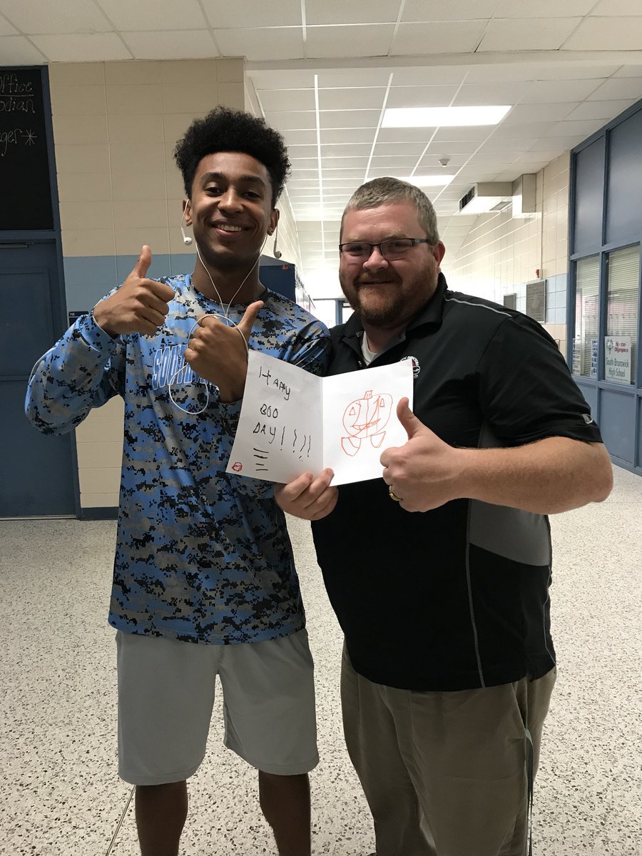 marcus_moss14's tweet photo. @thefixerED @SBHighSchool_nc  #frontallobeissues https://t.co/Q1otHwyvfA