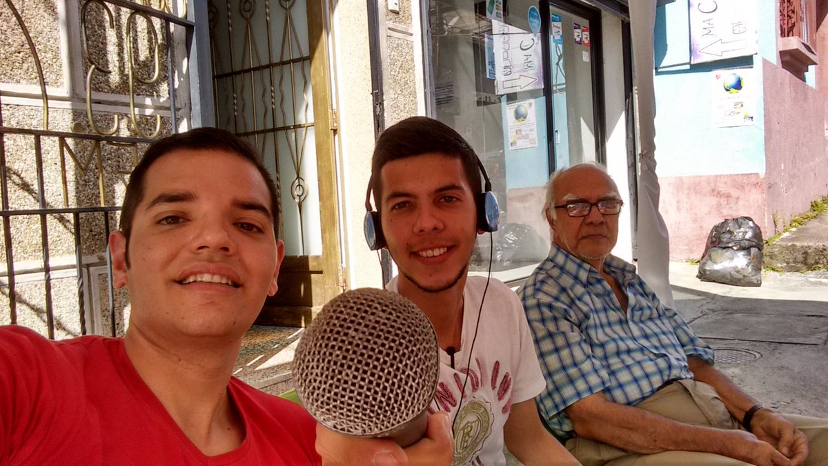 JesusCardenas90's tweet photo. Ya estamos en el pasaje acueducto con carreras 16 y 17 esperando por todos nuestros halcones para que se inscriban en la Caminata del 29/10. https://t.co/q0jxpR031V