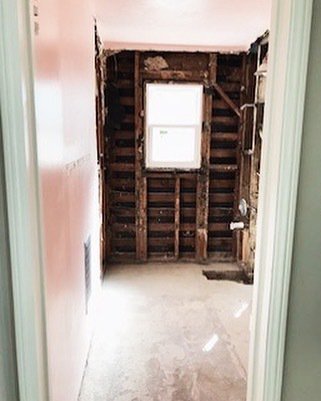 NicollsDesign's tweet photo. #DAveProject • Can you guess what this room is going to be? 💡 • #NicollsDesignBuild https://t.co/XtoT0zPIqv https://t.co/NUzpfswKvd