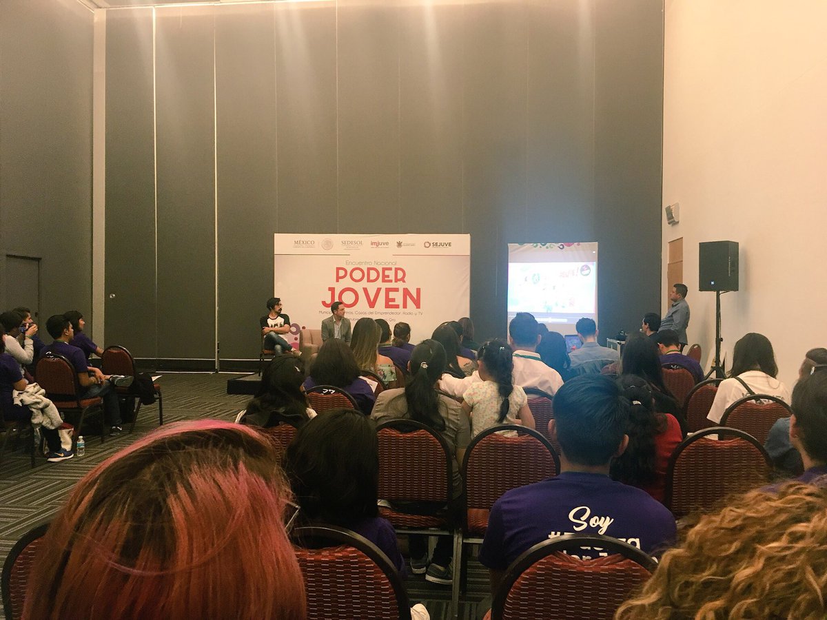 pueblaenonda's tweet photo. “No dejes que nadie le diga no a tus sueños”, @janmexico en su plática Habilidades para la conducción y producción. #ENPJ #FuerzaPoderJoven https://t.co/d8bFHNNRlt