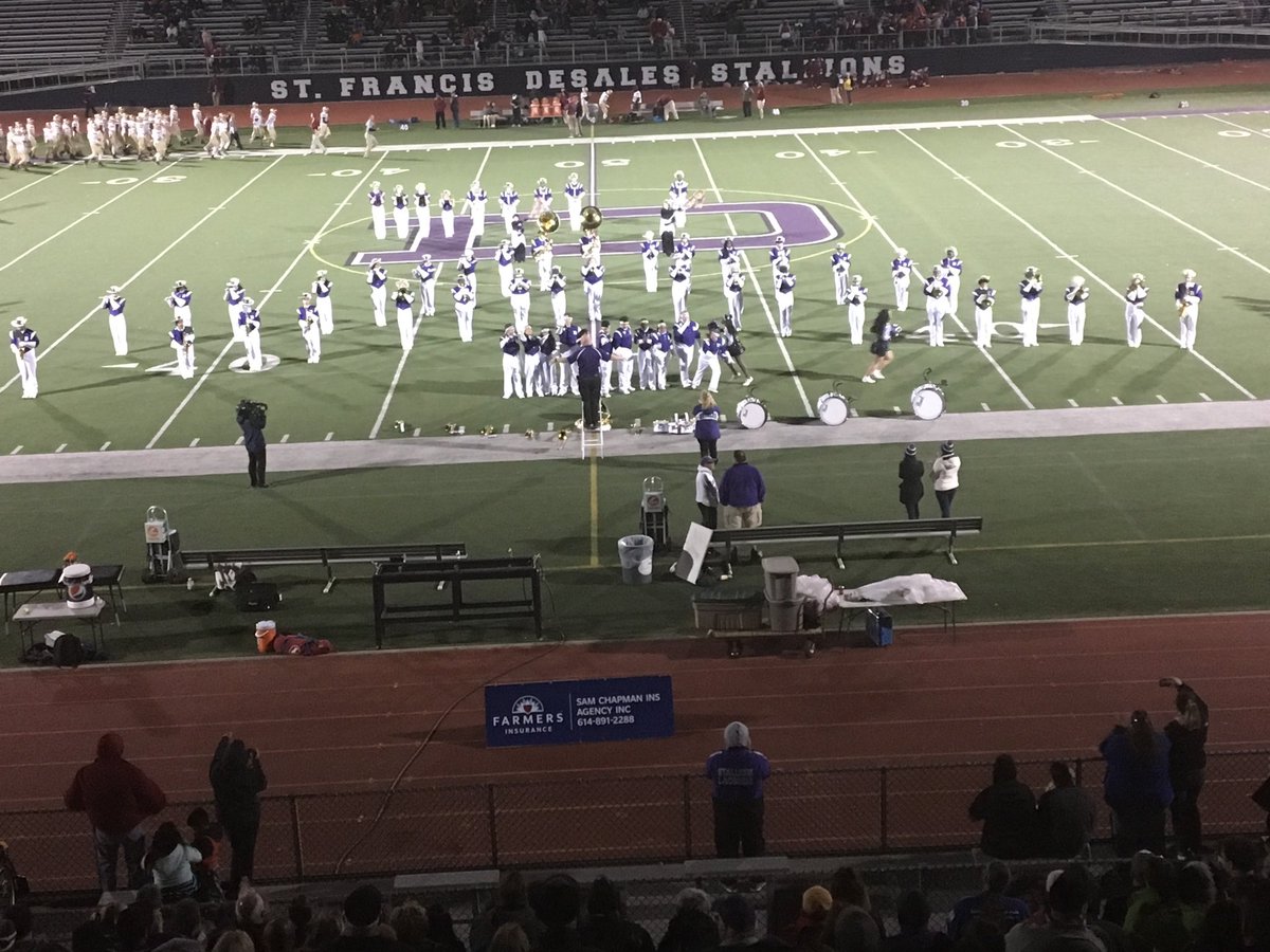 SFDPrincipal's tweet photo. The Senior Band Members leading the Pride of the Stallions in the playing of the SFD Alma Mater. #thankyouband https://t.co/DItxg38DlN