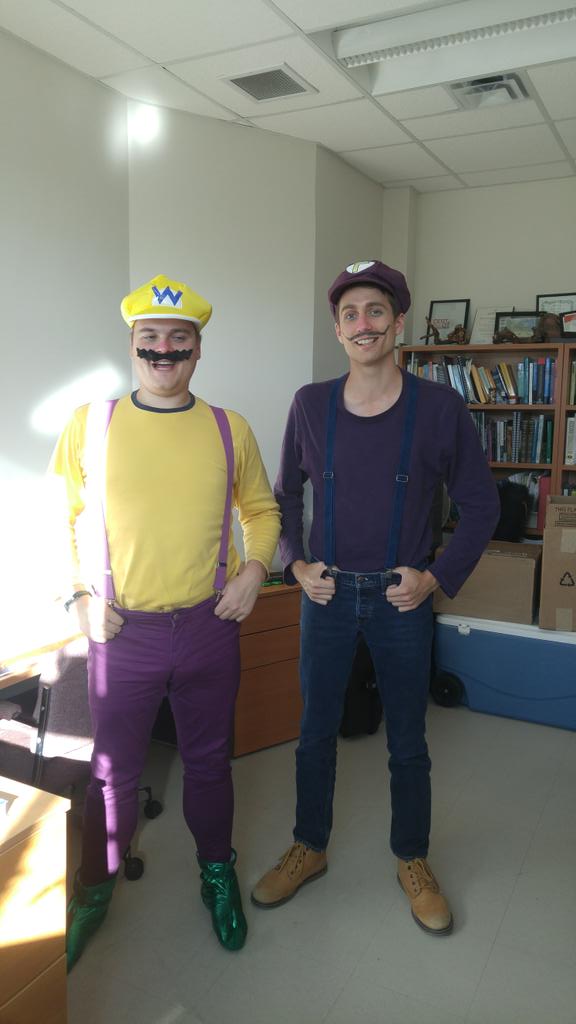 EPICLundholmLab's tweet photo. The lab &amp; journal club do Halloween 🎃 https://t.co/a4vd9y08mK
