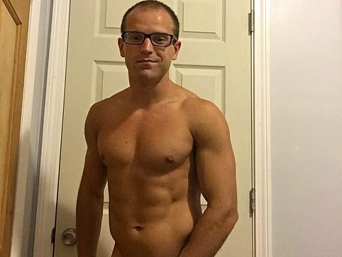 #Gay #MuscleCam Ace Riley Live! Now at https://t.co/zDbZsDyOz5! https://t.co/B1Dp8Neqdw
