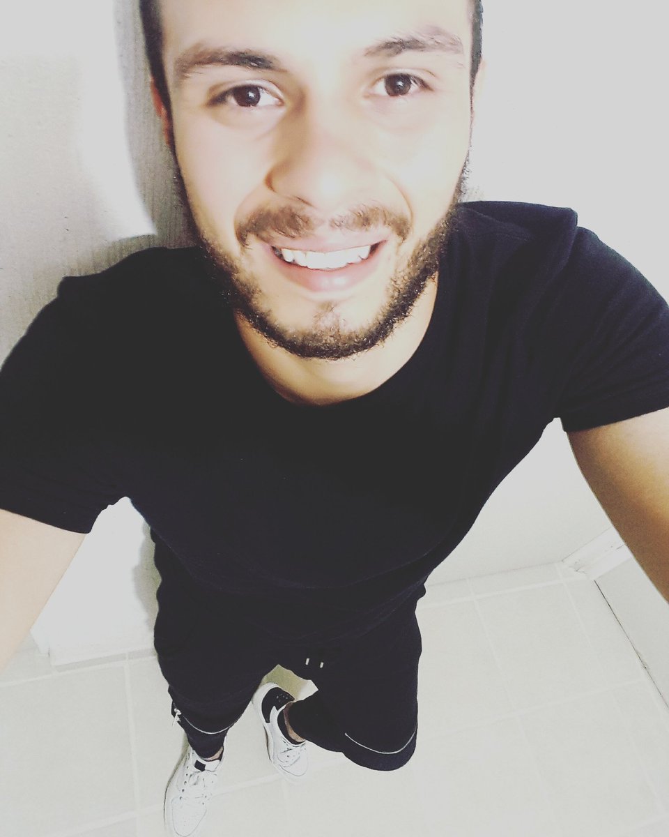 EddyMirandaR's tweet photo. En el bello mundo, destrozando barreras.
#MiModa #SinRumboFijo
#MiFelicidad https://t.co/bj93kD3Myu
