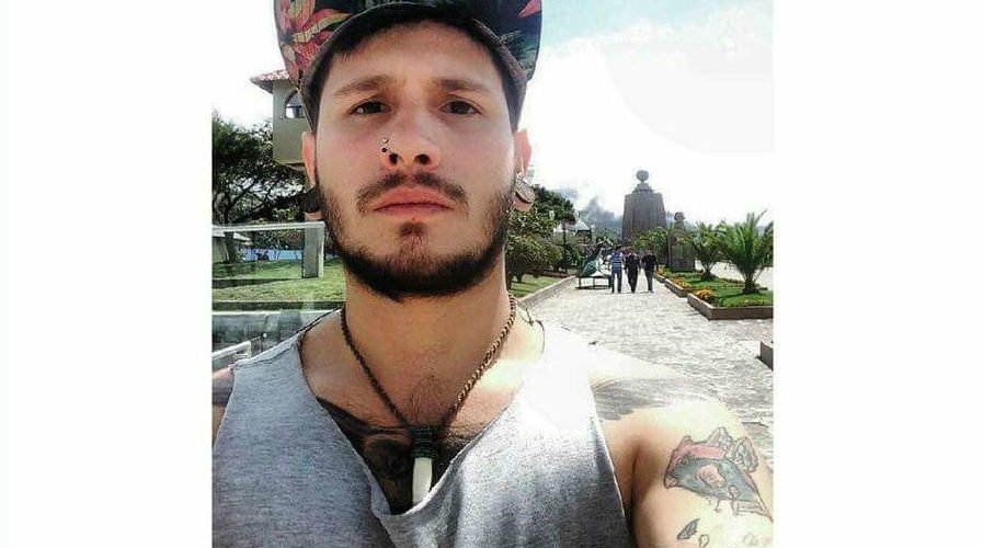 Actualidad_O's tweet photo. ¡Atención! A bordo de un avión de la @FuerzaAereaCol llegó a Rionegro Simón Mejía, joven de Medellín herido en una playa de Perú #Inforiente https://t.co/dBxu6Q7Xwu