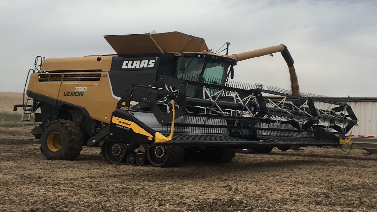 johnbutterly11's tweet image. Demo day with the #TruFlexRazor @ZieglerCAT @CLAAS_America @Geringhoff