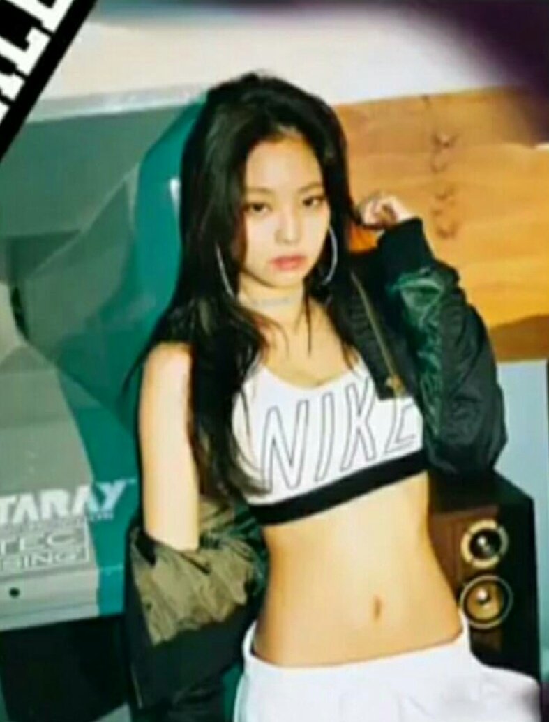 jennie kim pics (jenniepicskim) / Twitter