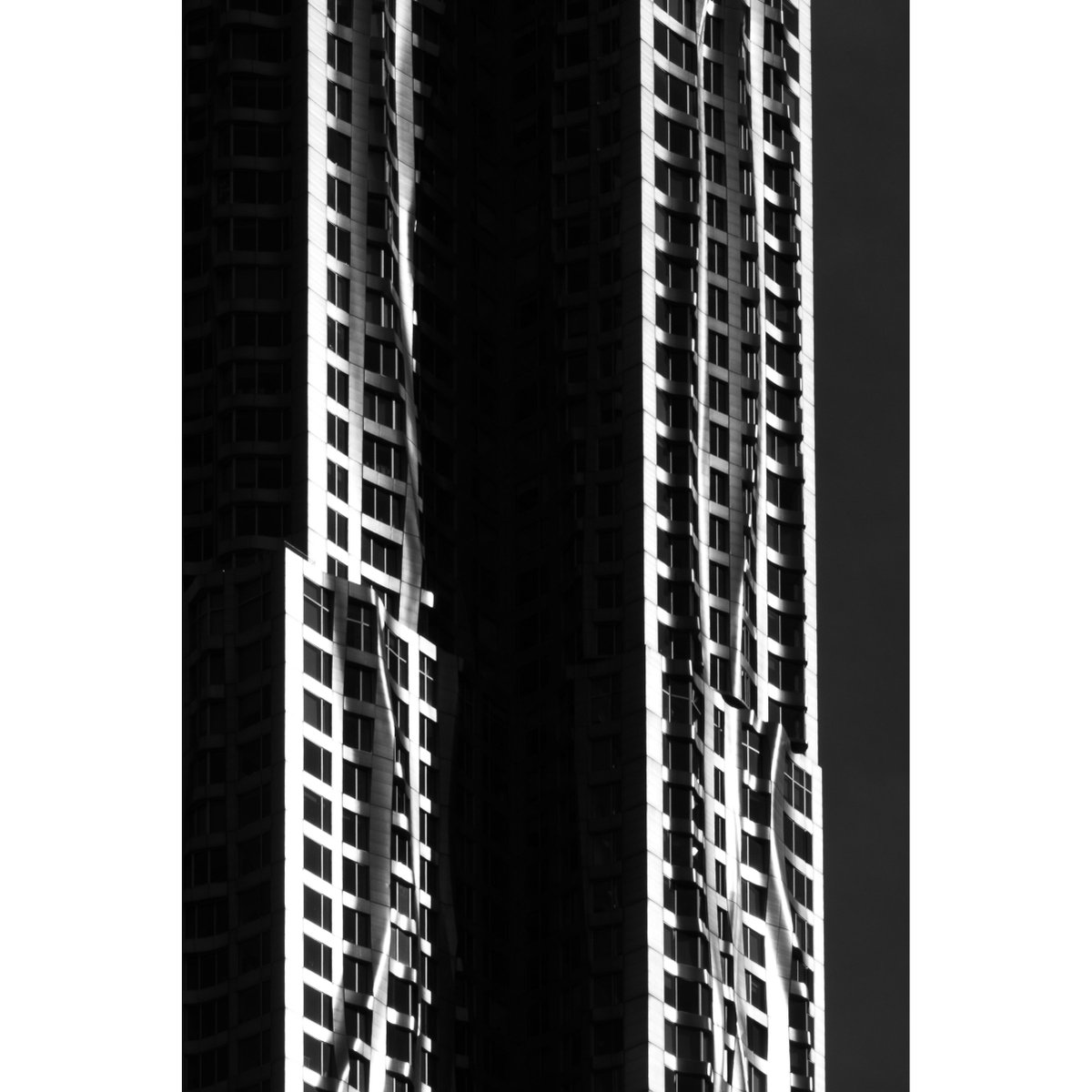 SivarsPhoto's tweet photo. Dented facade. #newyork #architecture #blackandwhite #blackandwhitephotography #gehry #skyskraper #nyc #artphotography #abstractart #cbnw https://t.co/92i5myC6fQ