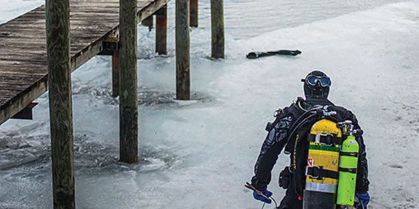 Don't let the cold water keep you from an epic dive — here is some expert advice for #ScubaDiving like a polar bear: scubadiv.in/ciiVyt