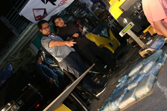 aktualpost's tweet photo. Penampakan Forklift Berisi 100 Kg Sabu di Tangerang - https://t.co/5jfjPDZFHe https://t.co/ZrqbnSKTCC