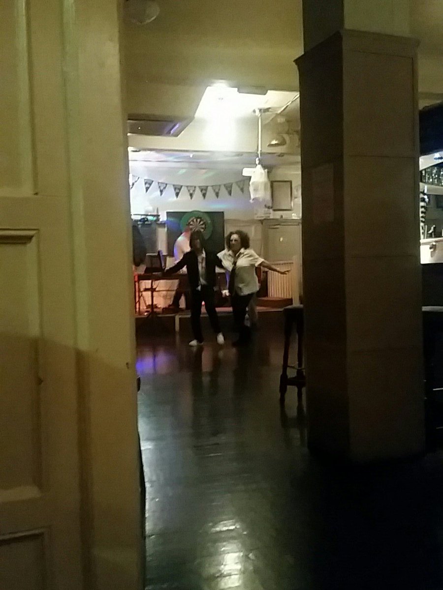 KamikazeBob's tweet photo. In a pub in Shepherds Bush and some dude does the Monster Mash on the Karaoke #nfluk #NFLweekends https://t.co/xbSL5sYXB4