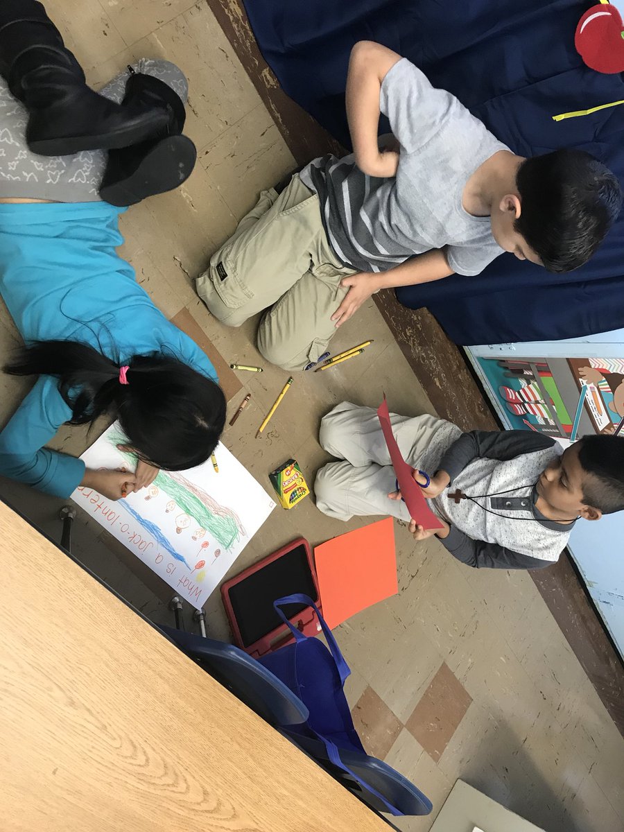 mrs_alexmendoza's tweet photo. First grade inquiry groups! #funfallfacts #projectbasedlearning #goosechase #wespride @MissAlexaESL https://t.co/YakZztpD3I