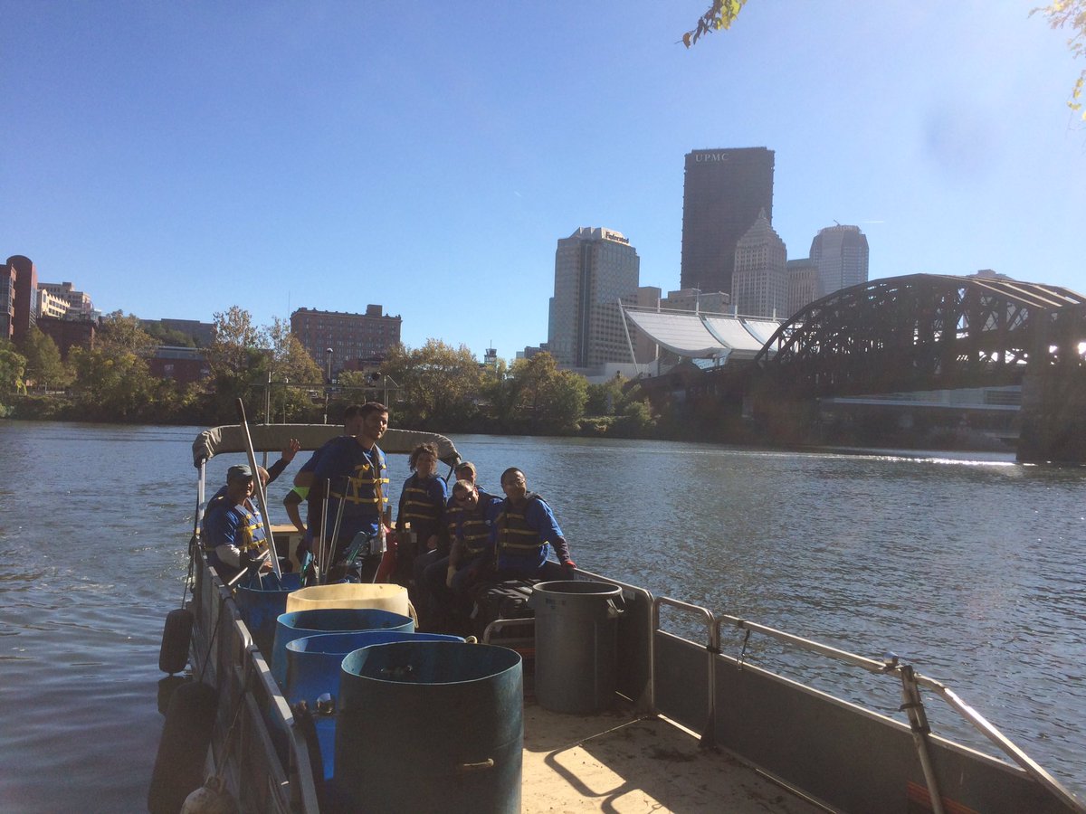 AlleghenyCW's tweet photo. What a beautiful day for a cleanup with @Alcoa volunteers and @FriendsRvrFront! #tirelessproject https://t.co/6V7zrBX1MD