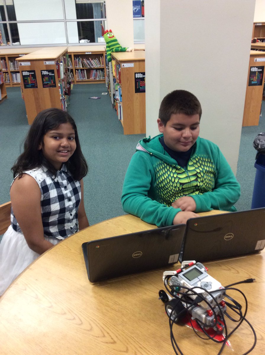 MyPrettiesLPC's tweet photo. #LEGO #blockloop @FormanEngineers @FormanFalcons https://t.co/KbLy2CAli7