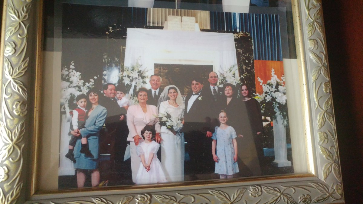 mar3west's tweet photo. My entire family in 1997! It has grown since then, love you all. #proud
@UVicAnthro #anth485 https://t.co/wT6quFW9rP