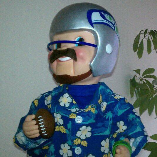 WeeHawk12's tweet photo. It’s #BooFriday!!! What are y’all going to be for Halloween this yr?!? Magnum Wee-I looking for Rick & TC! #GoHawks #12s #weare12 #tgibf https://t.co/ZboR8FX1Zf