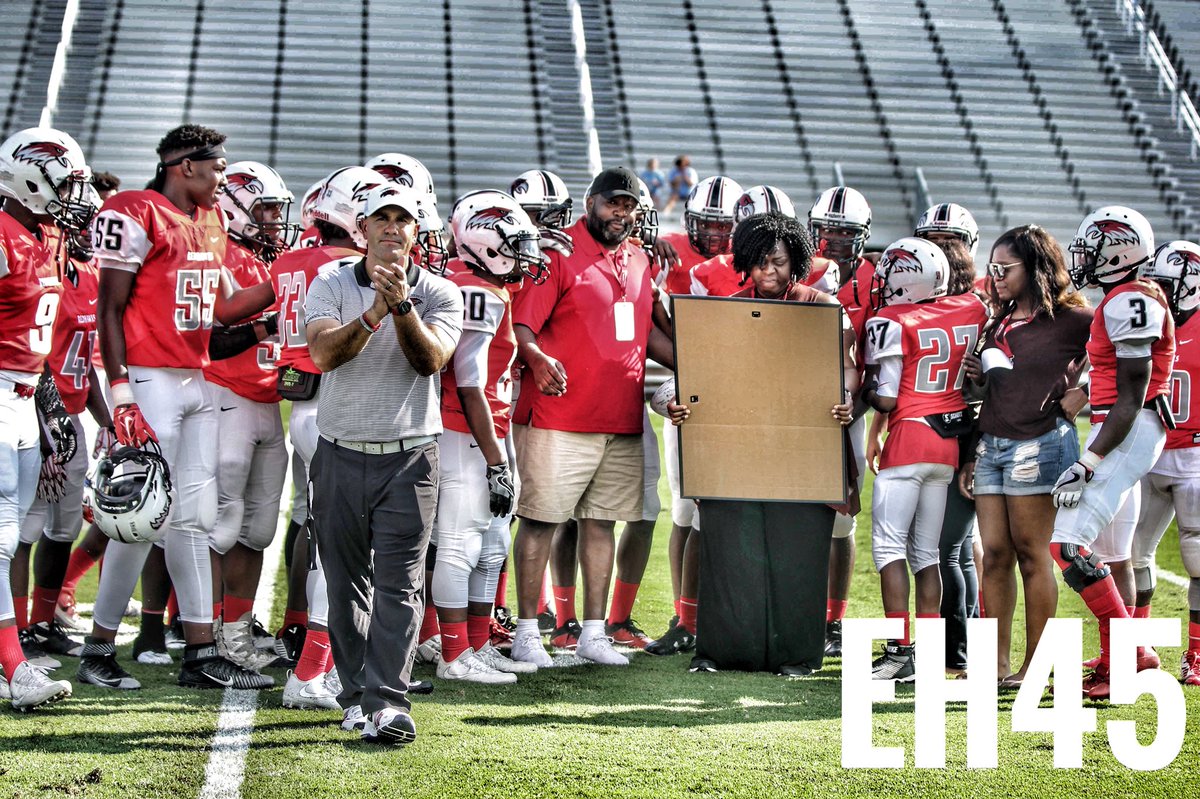 RedhawkMBB's tweet photo. It’s Senior Night for football vs RNE.. there to support all of our FB brothers but esp. #45 on his Senior Night! #longliveellis https://t.co/HmuKInJQ7W