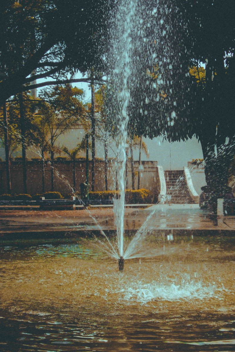 YsanOGs's tweet photo. ¿Conoces la felicidad?// @desdelastreet
 #Urban #Caracas 🇻🇪
Shot and color by. @ysanogs https://t.co/EZZLOYv65n