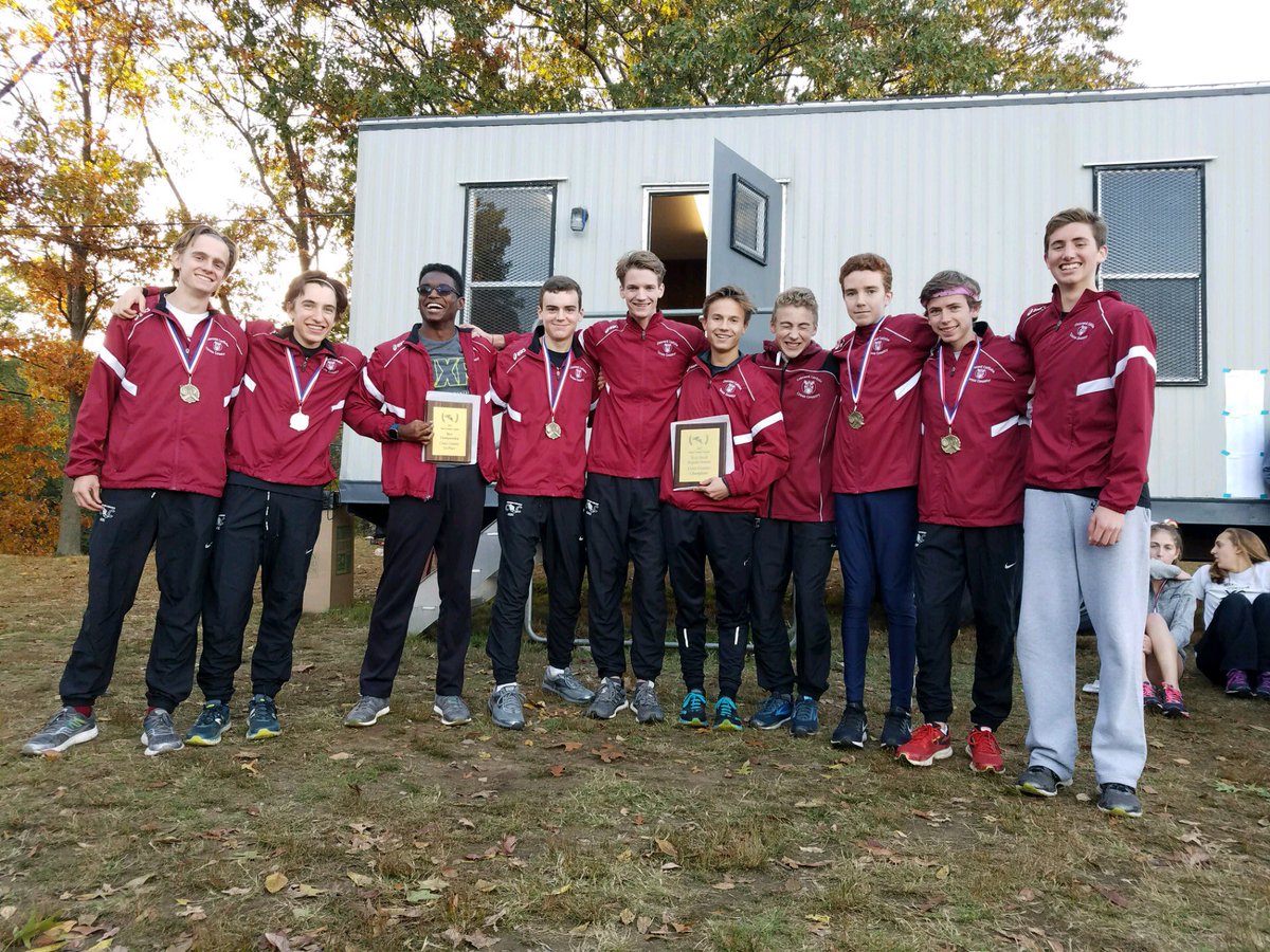 CCXCTF's tweet photo. CCXC boys and girls DCL Small championship+regular season champions⚡️@CCAtheltics @MJM_CCHS #hardwareszn https://t.co/2xzFX6WLr5