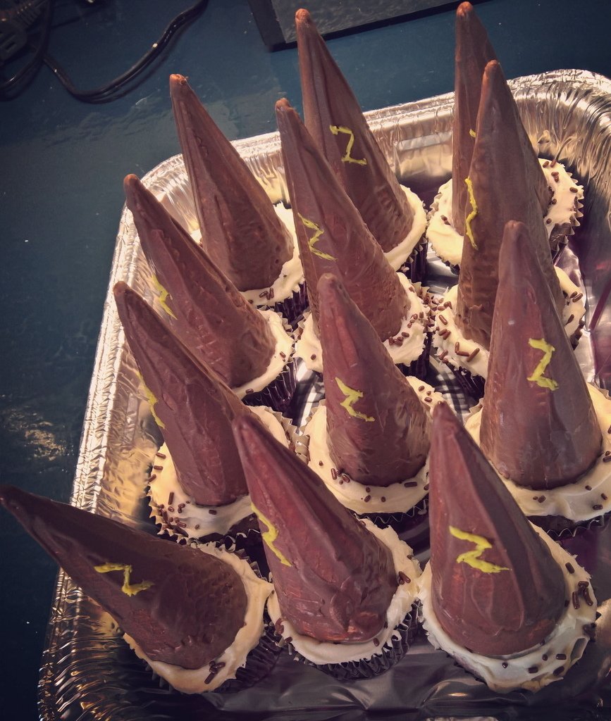 Nic_Leigh's tweet photo. Wizard cap cupcakes: WAY more enjoyable to make than golden snitch cake pops. I'd happily do this again. #NotEvery… https://t.co/TMe1R0S6Ih https://t.co/xgHCRKdbra