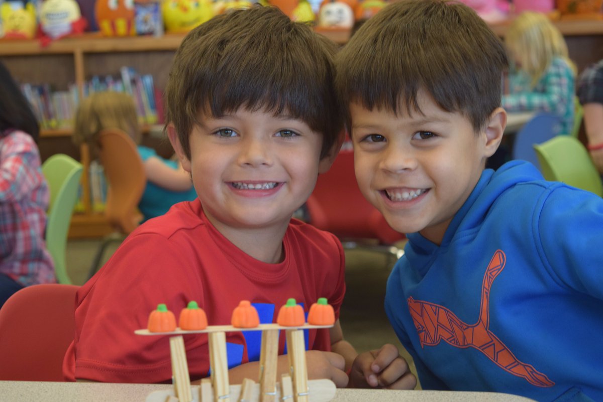 More kinder #makerspace fence building today in the library. AWESOME creations! #neisdlibs <a href="/HuebnerHuskies/">Huebner Elementary</a>