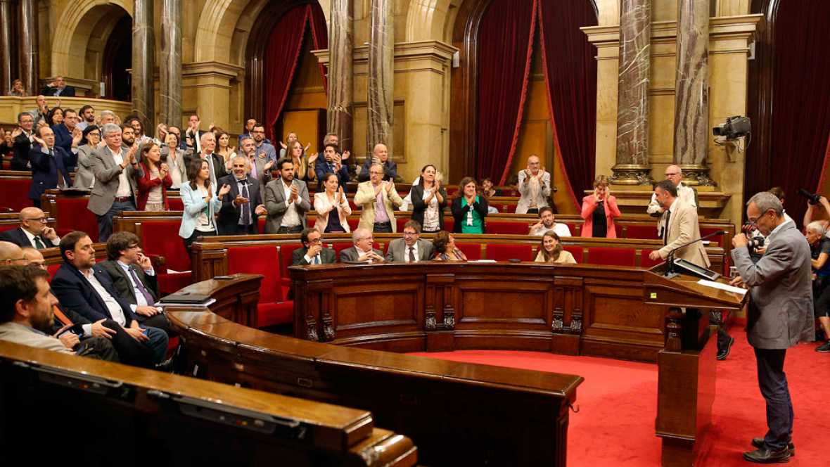 IzquierdaRevol's tweet photo. Menuda bancarrota en buena parte de la izquierda. ¡La #IndependenciaCatalunya la ha traído el pueblo luchando contra el Régimen! #L6ARVCat https://t.co/QsQGlNxKtu