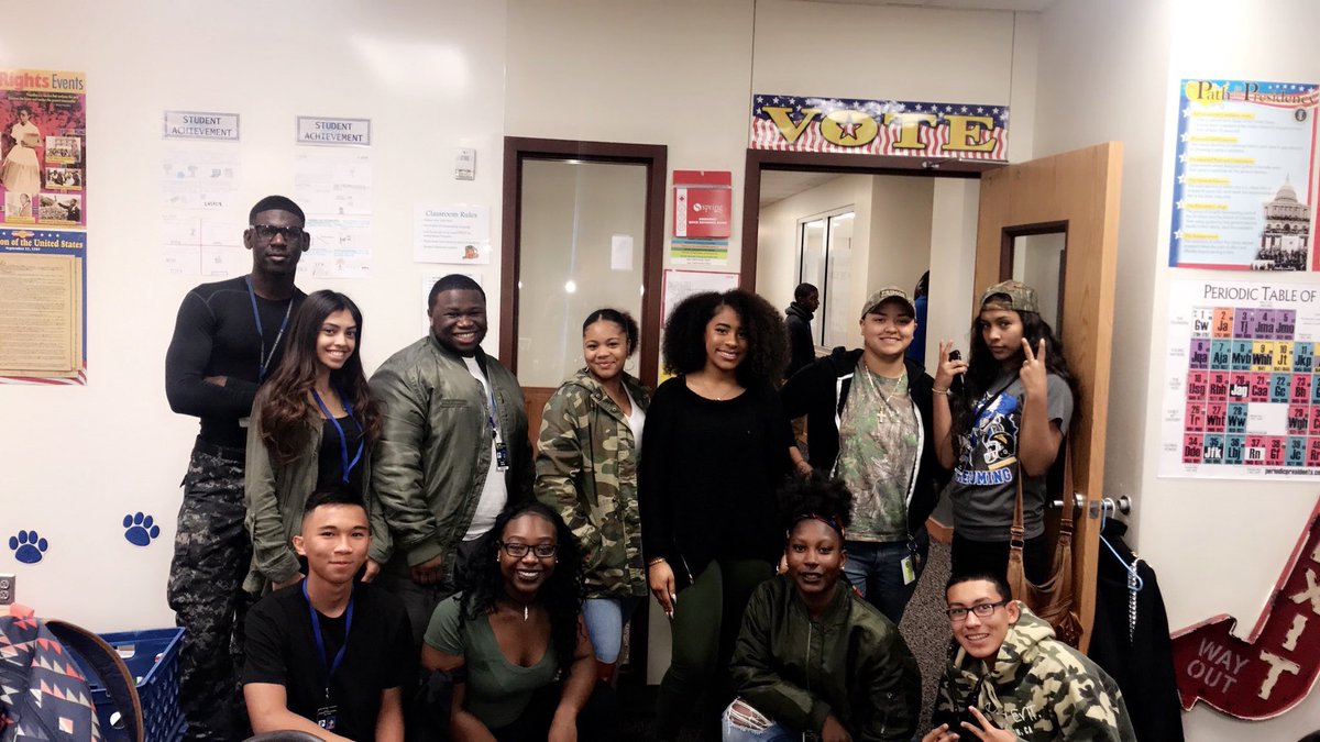 brenda_servin's tweet photo. Join the drug free Army, Wear Camo #dkway https://t.co/SRgbxfEqSV