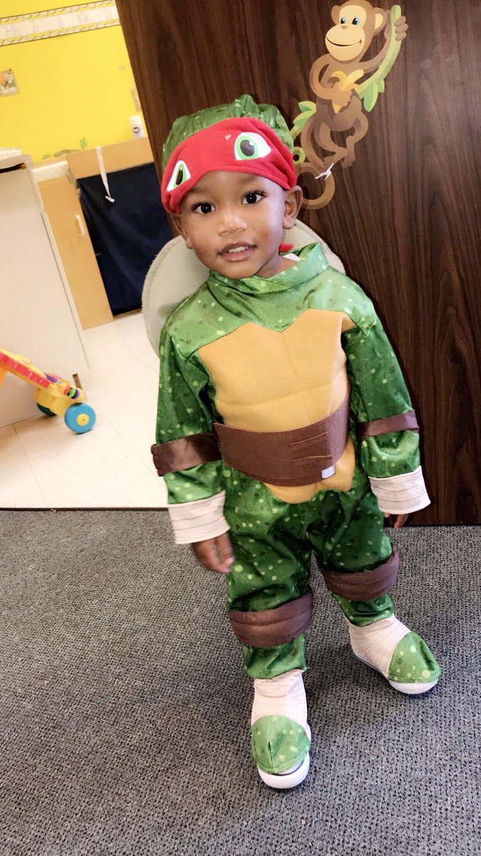 1pretty_busymom's tweet photo. My first grandson❤❤❤❤
 #BookofEli #ElijahRocks https://t.co/ACp0Wg49Cj