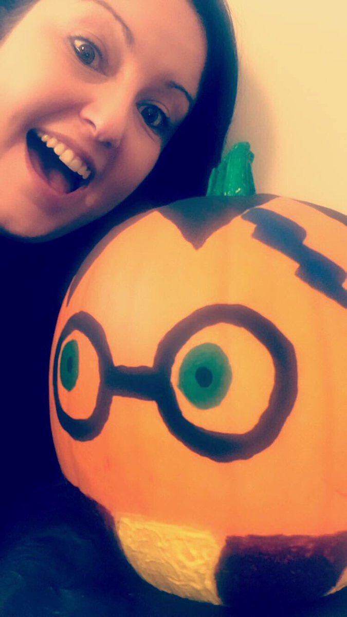 SparkleReynolds's tweet photo. #Halloween2017 #Halloweekend #Pumpkin #PumpkinTrail #SpookySaturday #Lowestoft #LowestoftVision #CoesMenswear https://t.co/AWma1eYAws