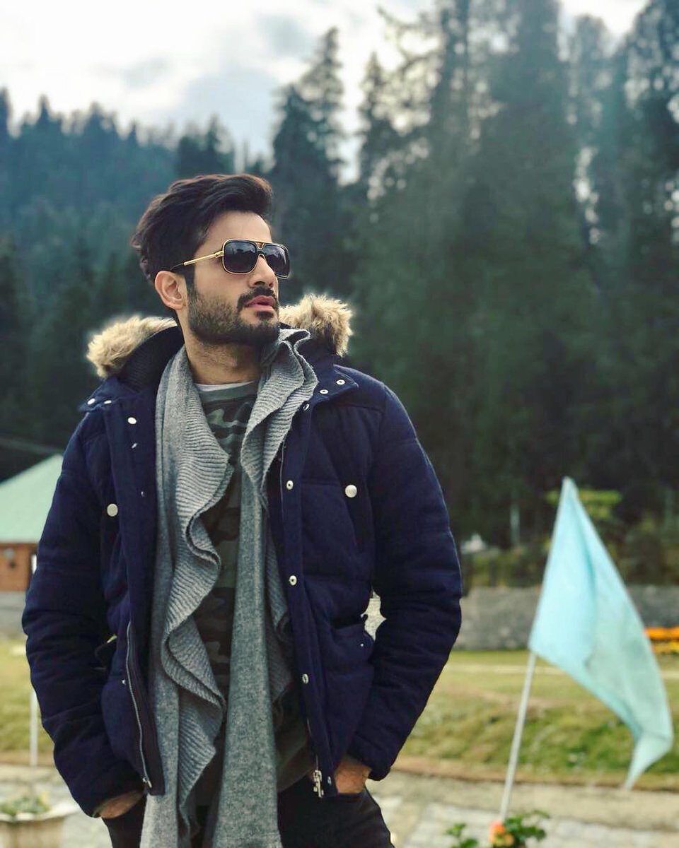 TellyTalkIndia's tweet photo. Don't you just love this picture of #KaranTacker from #Gulmarg?! https://t.co/9bqX9oDqxH