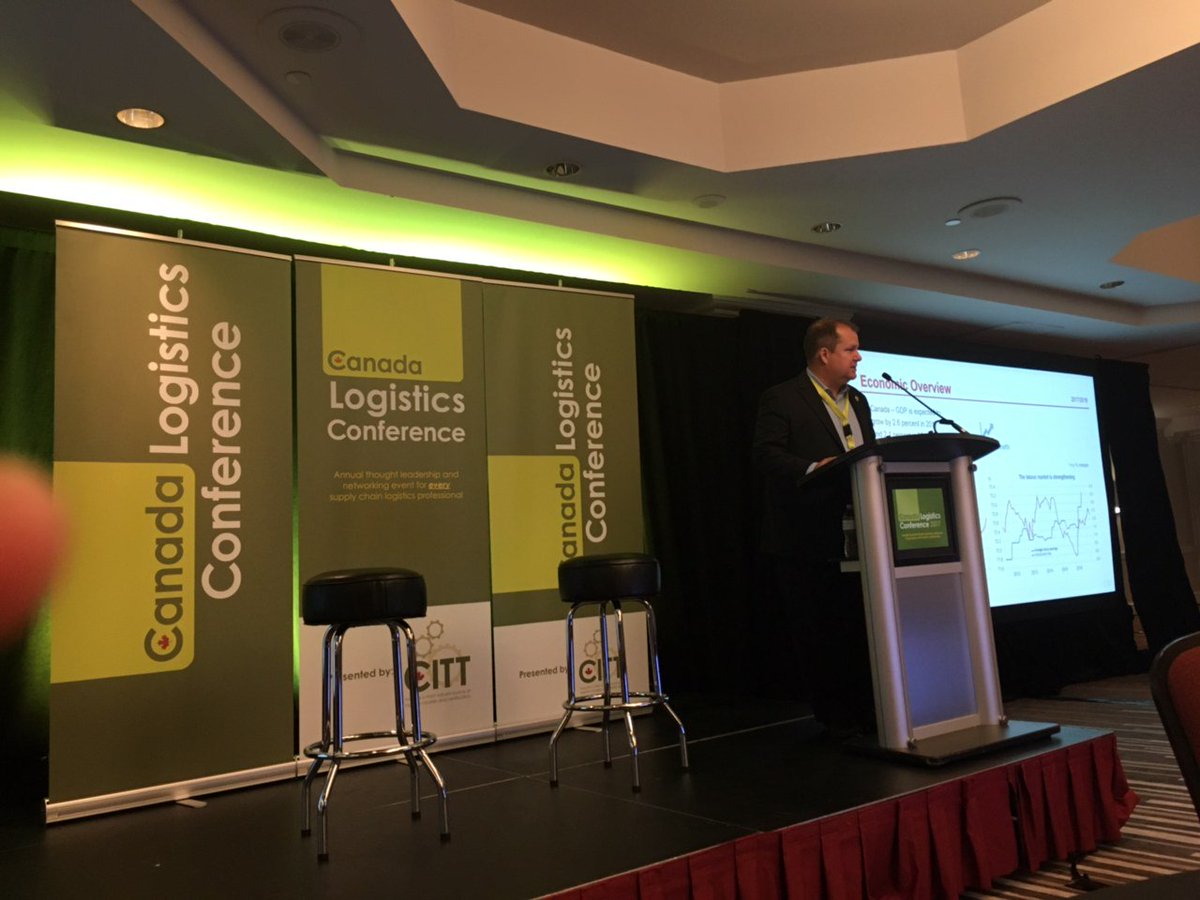 CPKCrail's tweet photo. Rob Nichols captivates a packed room during his "CP: Inside a Class 1 Railroad" presentation at @CITTLogistics conference. #CITT2017 https://t.co/IuqAO7p6dr