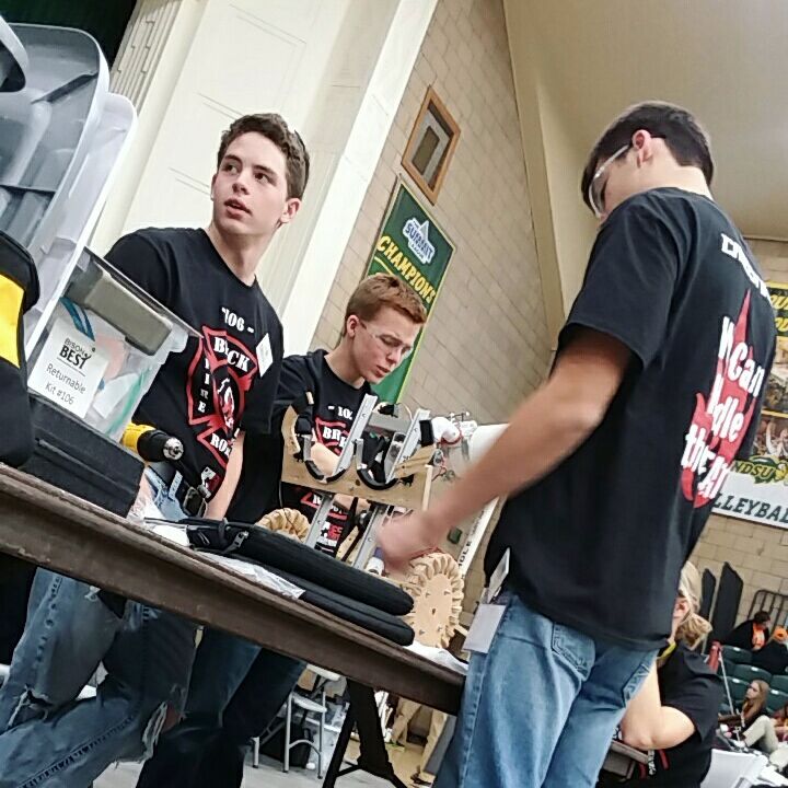 breckrobotics's tweet photo. Engineering working hard! https://t.co/BO6rSPBnxZ
