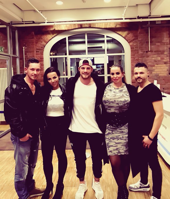 Casting bei Filmpool 💋😍 Ich liebe es immer wieder so liebe Menschen kennenzulernen @lady_black1986 @m7r1993<a href="/tag/porn"class="tags"><span>#porn</span></a><a href="/tag/discount"class="tags"><span>#discount</span></a><a href="/tag/blackfriday"class="tags"><span>#blackfriday</span></a><a href="/tag/deal"class="tags"><span>#deal</span></a><a href="/tag/blackfrid"class="tags"><span>#blackfrid</span></a>