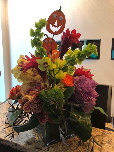 FlatsWE's tweet photo. Arts and Flowers did a SPOOK-tacular job on our new flowers for Halloween! https://t.co/16kACq1PXQ