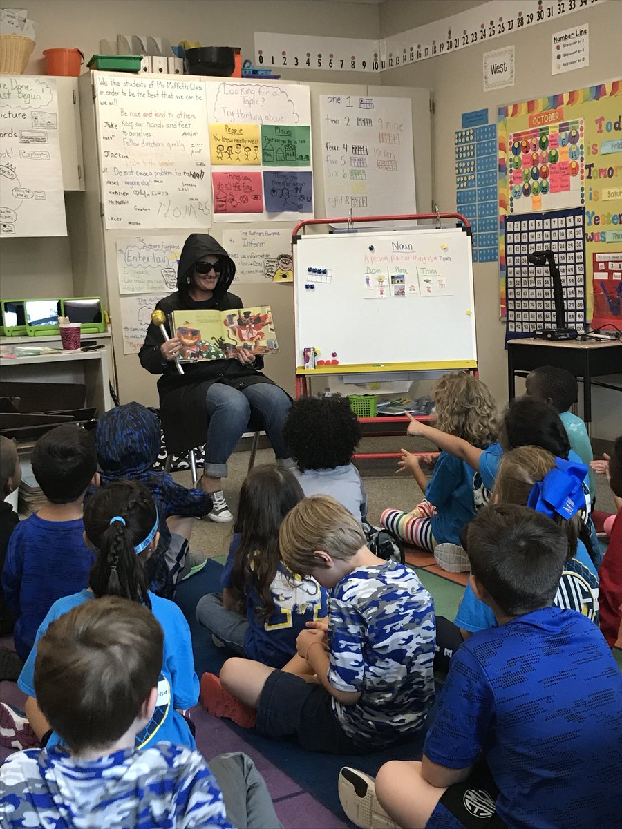 MoffettTeach's tweet photo. We LOVED our 1st mystery reader. She read the book in costume &amp; we got to dance &amp; sing at the end! How fun! @MWEPrincipal @MeadowWoodSBISD https://t.co/1cumgFG9FC