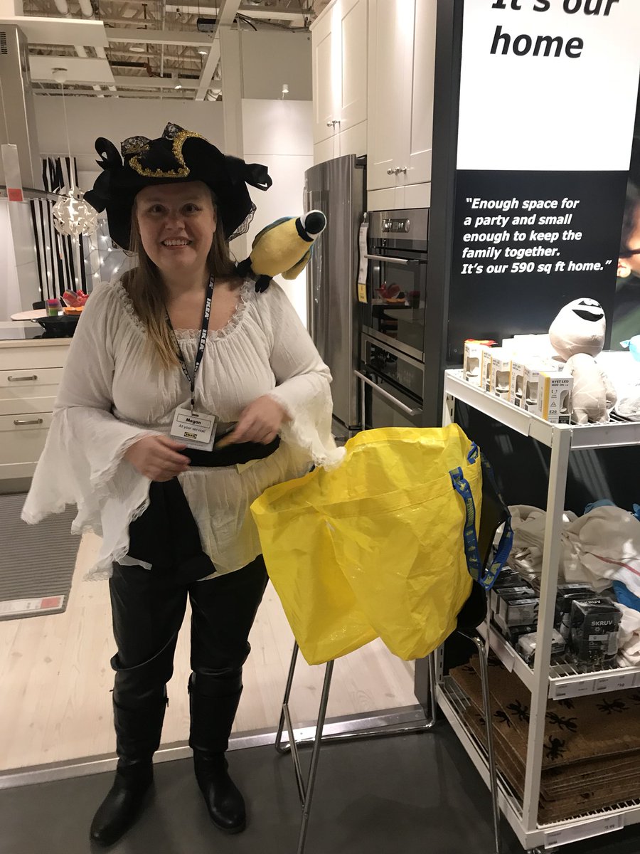 Loving our trick-or-treat event!! 🎃 thanks all for coming!