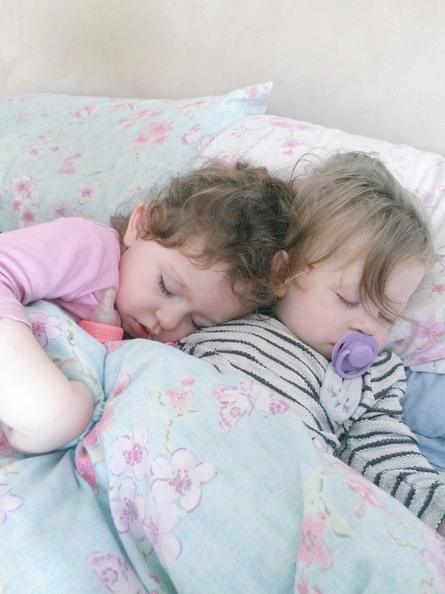 AprilDonovan20's tweet photo. Moments like this makes everything worth while 😍 #momlife #motherhood #love https://t.co/ipn7Sm42we