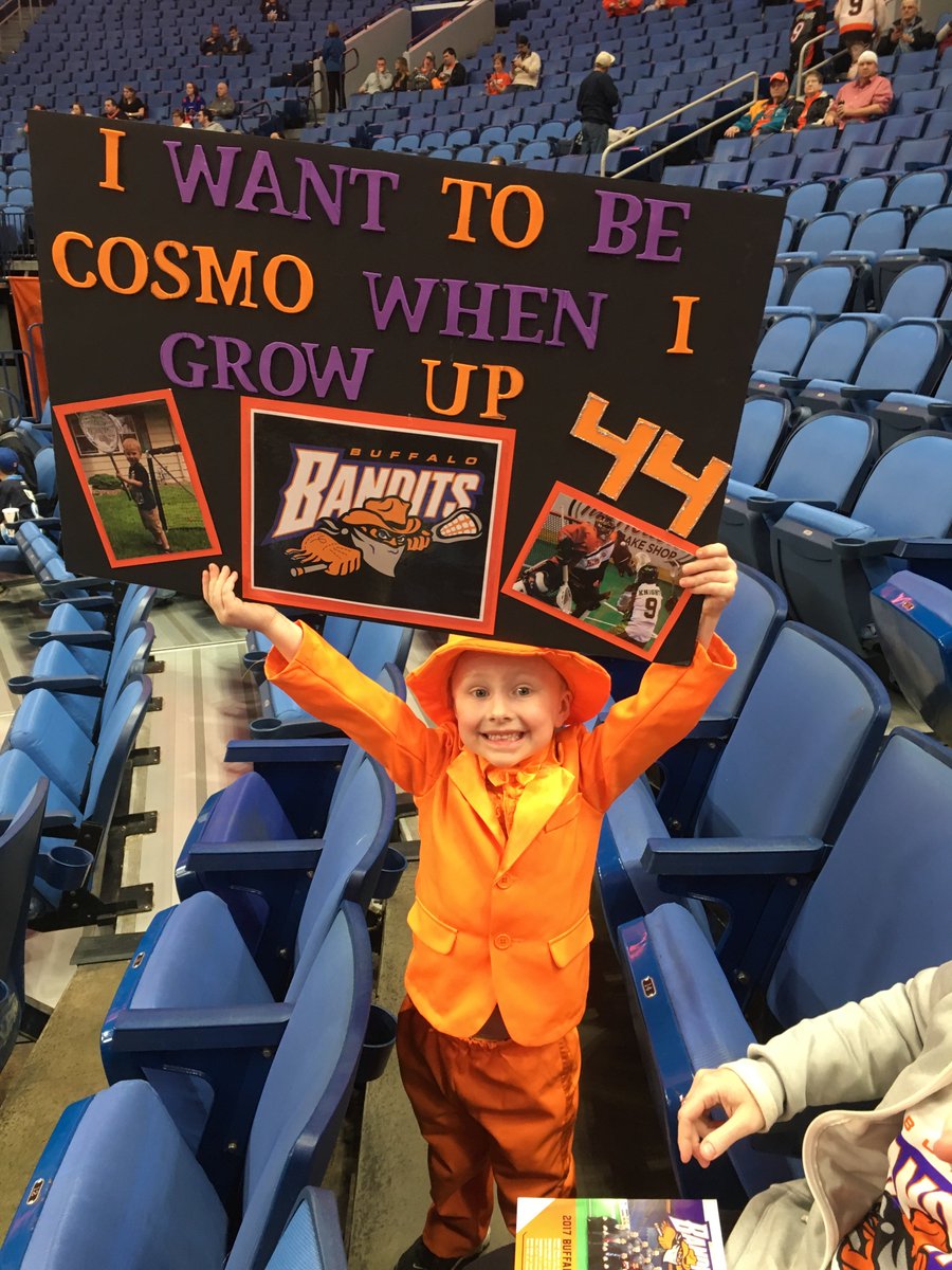 HeathersOlds's tweet photo. @NLLBandits Congrats on retirement @Cozzy44 This kid is gonna miss you! #proudseasonticketholder https://t.co/sDywOFu4xF