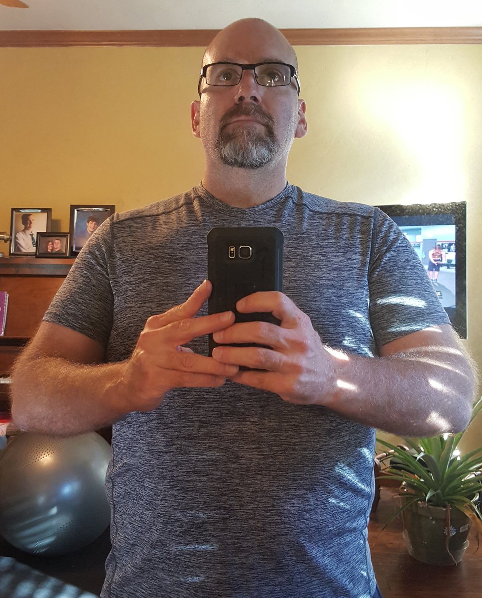 superbear_76's tweet photo. #HammerandChisel #TotalBodyChisel #10MinAbChisel Motivation gets U started dedication & habit gets U 2 goal #setgoalsnbeatthem #nevergiveup https://t.co/qG3TDluEaJ