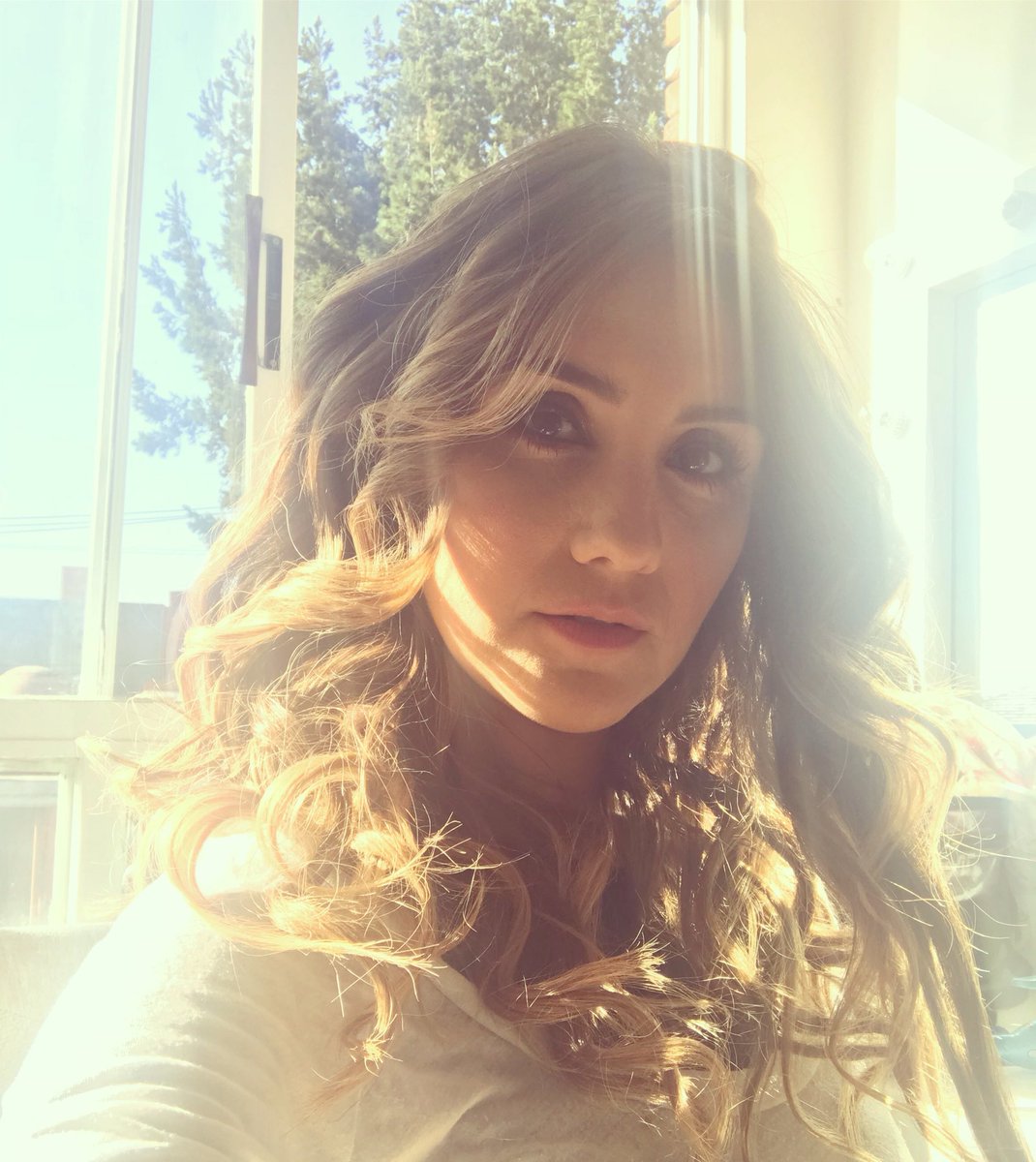 DulceMaria's tweet photo. No se pierdan hoy a las 8 pm @MuyPadresTV por @ImagenTVMex  #missPam https://t.co/EYK7aKw7OX