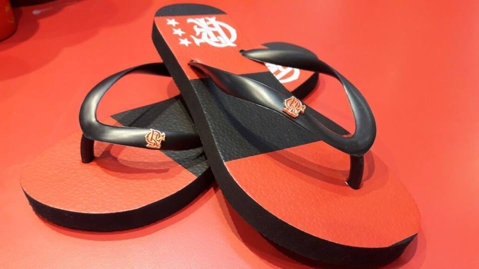 Fim de semana pede chinelo do Mengão nos pés! Garanta aqui: bit.ly/2yru2Dz #IssoaquiéFlamengo #NacaoRubroNegra #Fla  
Instagram