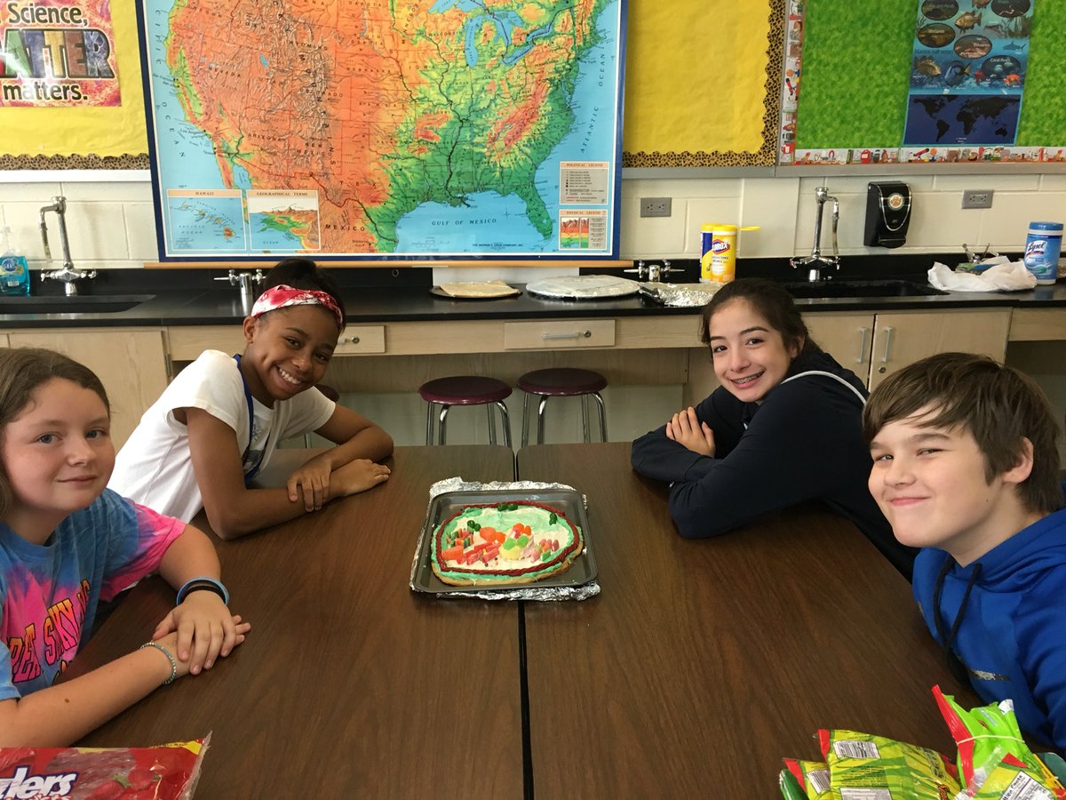 Mrs. Trabold Psd202 tweet media