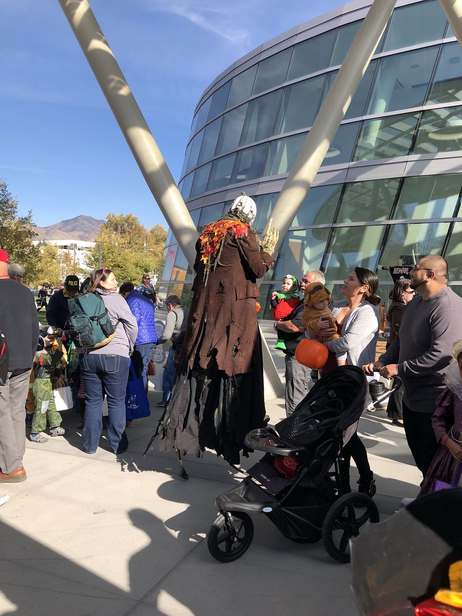 ChiefMikeBrown's tweet photo. Great turnout at the @slcpd @slcfire #HalloweenFunFest.  Thanks to all those came! Special thanks to our local #SLC businesses! https://t.co/p2hAVS0bU2