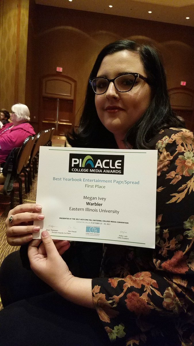 AngelicaCatald0's tweet photo. Congrats to @megankayivey for first place #pinnacleAward @anwhittington96 accepts the award in Dallas #collegemedia17 #EIU @WarblerYearbook https://t.co/CQkQfBuBdV