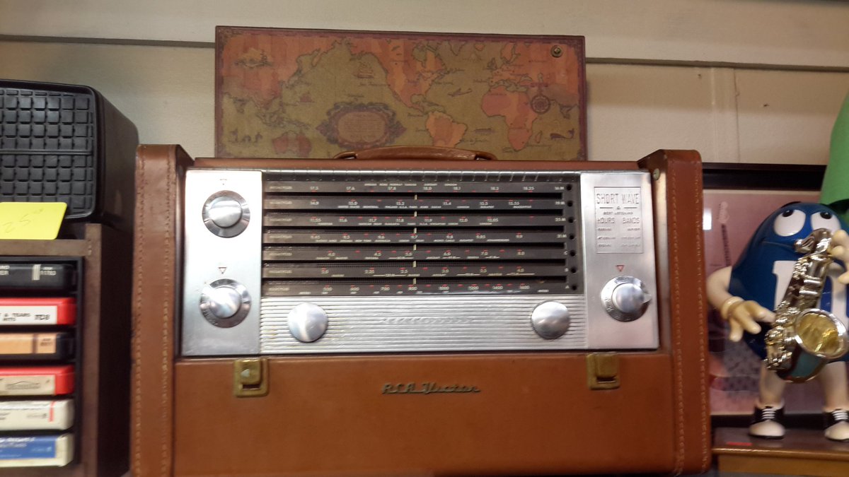 UniqueAntiquePa's tweet photo. Just in: vintage rca strato world portable radio $150 DM for more info #uniqueantiquepa #forsale #vintage https://t.co/RFVVhZi1CF