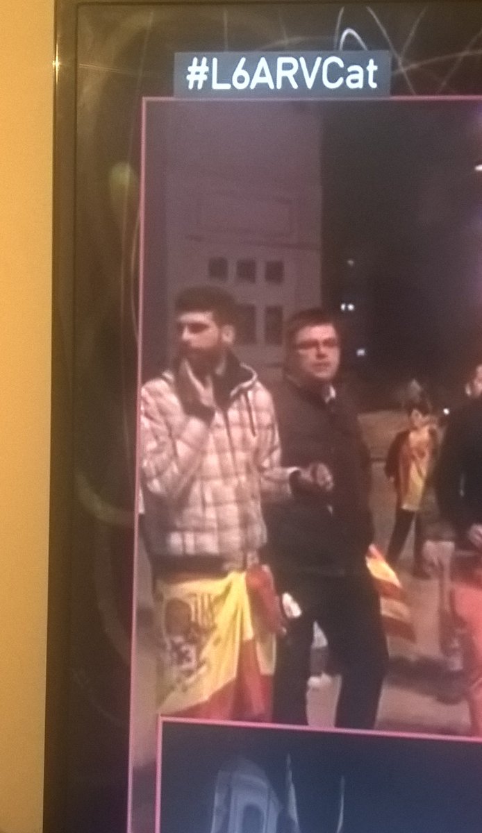 MonchelinaMG's tweet photo. @jordiborras Aquest és l'agressor de la mani unionista sense caputxa. Via @LangileGorriya #AlertaUltra @mossos @324cat @LaVanguardia @Berlustinho https://t.co/U7sHpfVDhW
