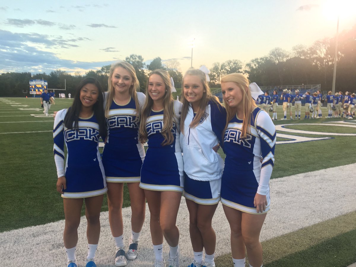 JChadHatmaker's tweet image. Last home game for the Fab 5 @Abbyhatmaker @ryleeejost @jesse_smithey @VarsityAllAxs
