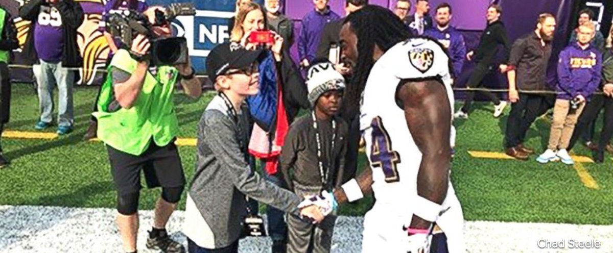 ABC's tweet photo. 12-year-old Iowa boy bullied for love of Irish dance meets NFL star who uses dancing to train for football. https://t.co/GpwpSR7p5D https://t.co/IEUBakDTLN