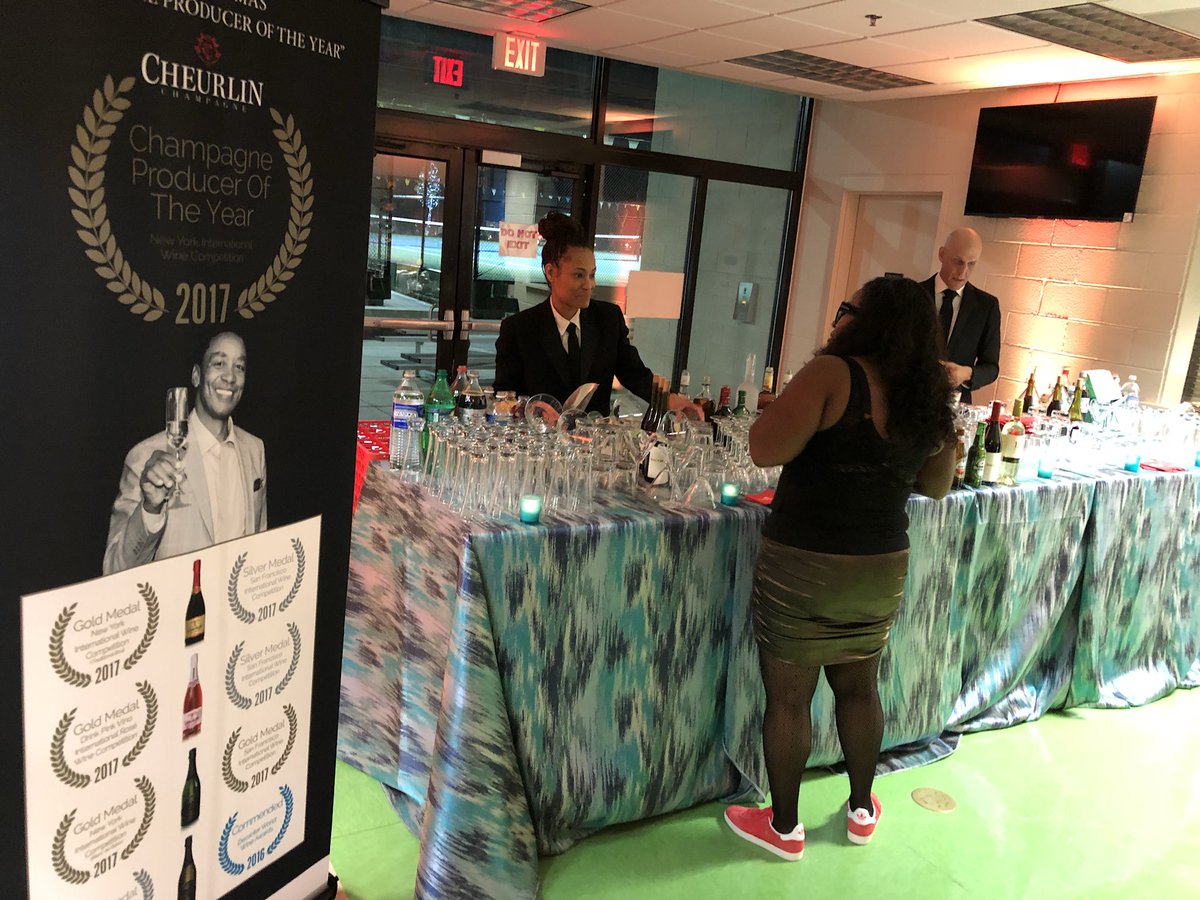 Cheurlin1788's tweet photo. @cheurlin1788 is proud to support @rwlc_setlc_dc 2017 #rwlcPlatinumExperience Celebration! #tennistiesafterfive! https://t.co/ChNqGLfJMJ