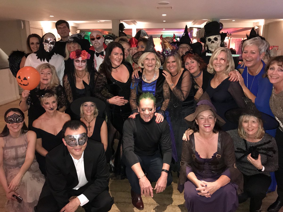 What a fantastic Halloween party at <a href="/FoxhillsEvents/">Foxhills Events</a> tonight 🎃
Well done to LR Disco Entertainment team  🎉🎤💿🎧🎉📀🎃 lrdiscoentertainment.com